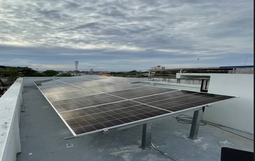Solar Rooftop Lomchoew Café 