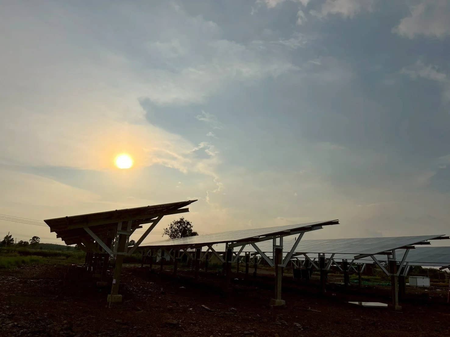 Solar Power Solution ติดตั้งโซลาร์เซลล์ครบวงจร ประหยัดค่าไฟ ลดต้นทุน