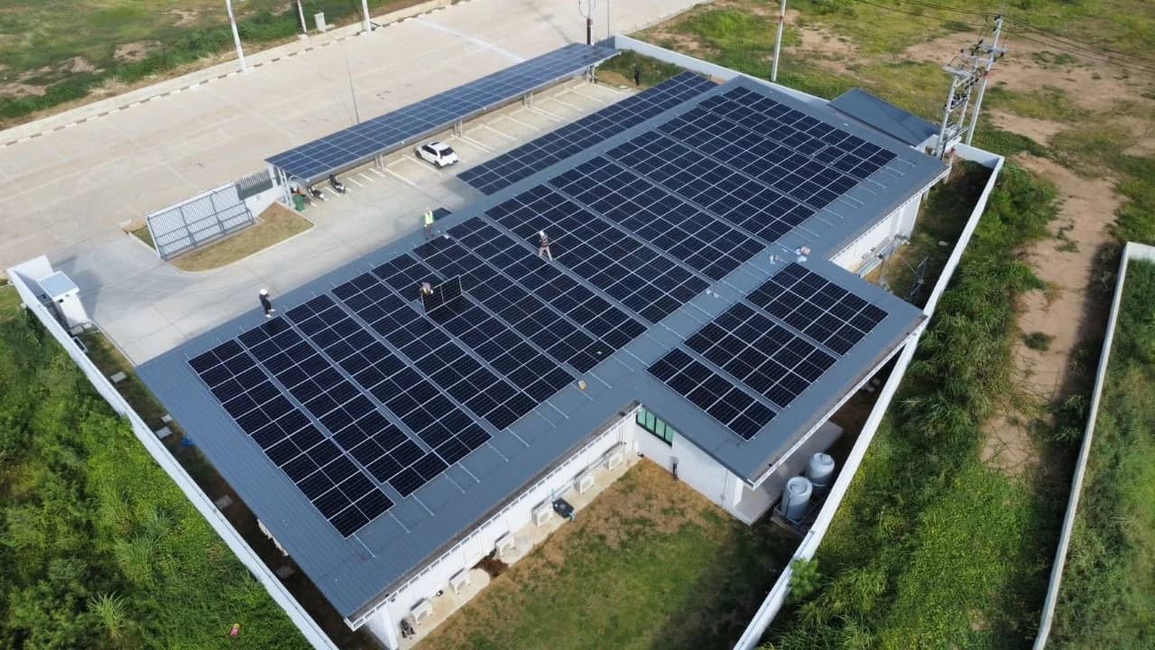 Solar Cartport with Battery Energy Storage System (BESS)